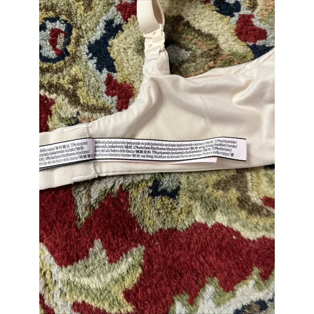 Victoria's Secret Body By Victoria No-Wire Bra 34D Beige Lace Trim Excellent